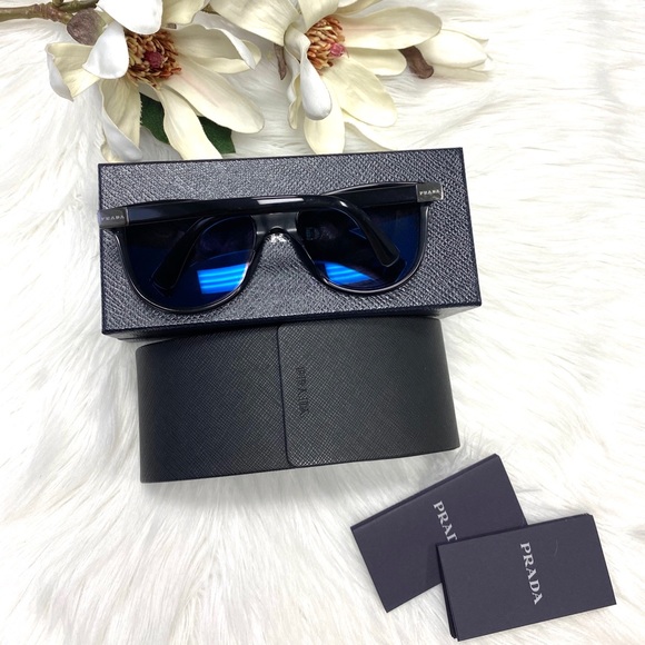 🕶😎 PRADA Sunglasses 😎🕶 - Picture 9 of 15